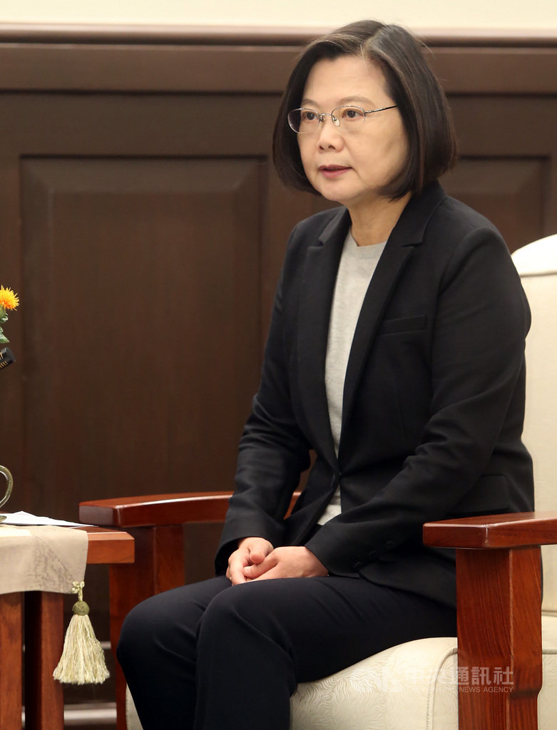 總統蔡英文(圖)3日上午在總統府接見歐洲在台商務協會理事長尹容(Giuseppe Izzo),再度呼籲聯合國相關機構正視台灣全體國人健康權益。中央社記者鄭傑文攝 109年2月3日