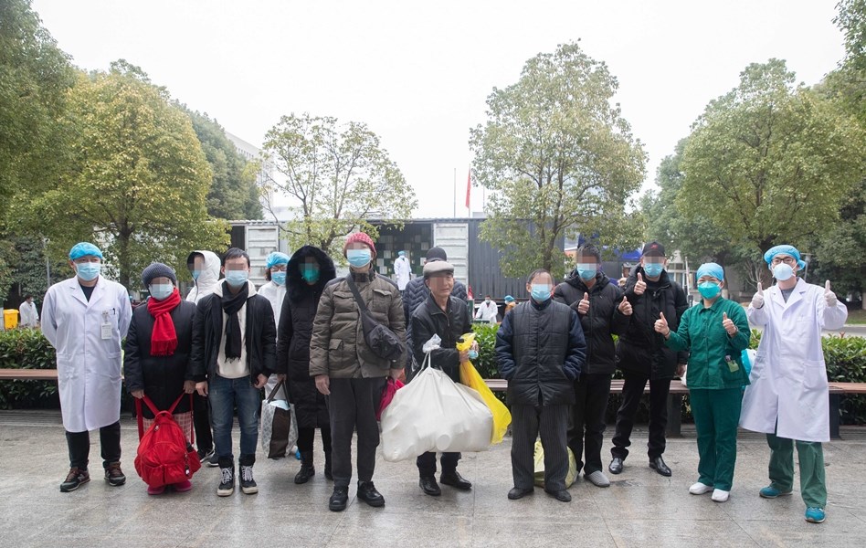 金銀潭是武漢第一批定點收治醫院,也是危重症患者的主要選擇之一。2日有37名武漢肺炎確診患者出院。(中新社提供)