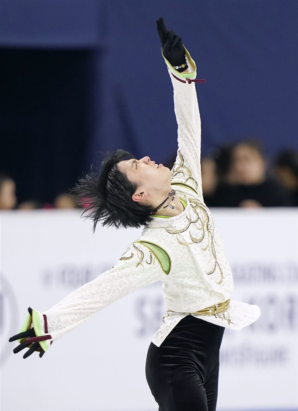 羽生結弦成為第一位囊括奧運、世界錦標賽、大獎賽年終賽及四大洲花式滑冰錦標賽冠軍的選手。(共同社提供)