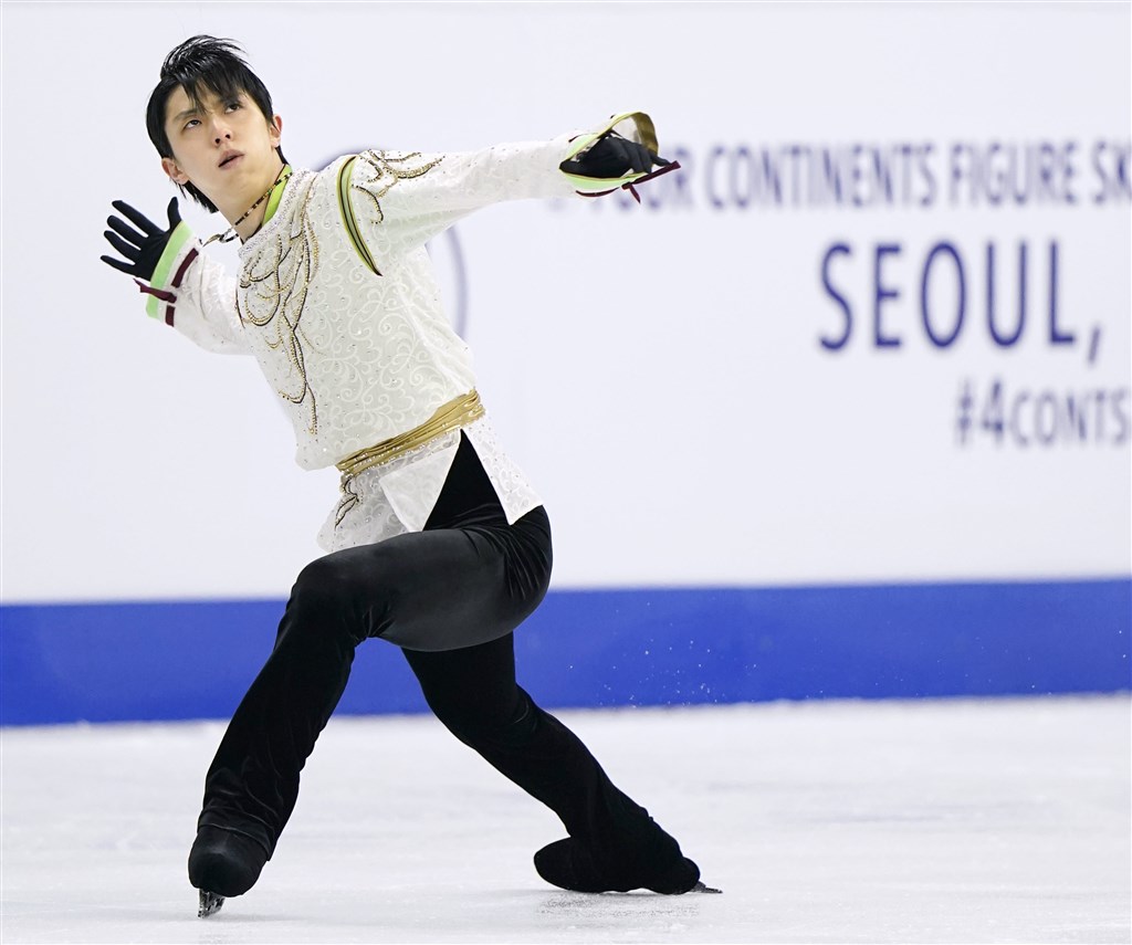 日本男子花式滑冰選手羽生結弦成為第一位囊括奧運、世界錦標賽、大獎賽年終賽及四大洲花式滑冰錦標賽冠軍的選手。(共同社提供)