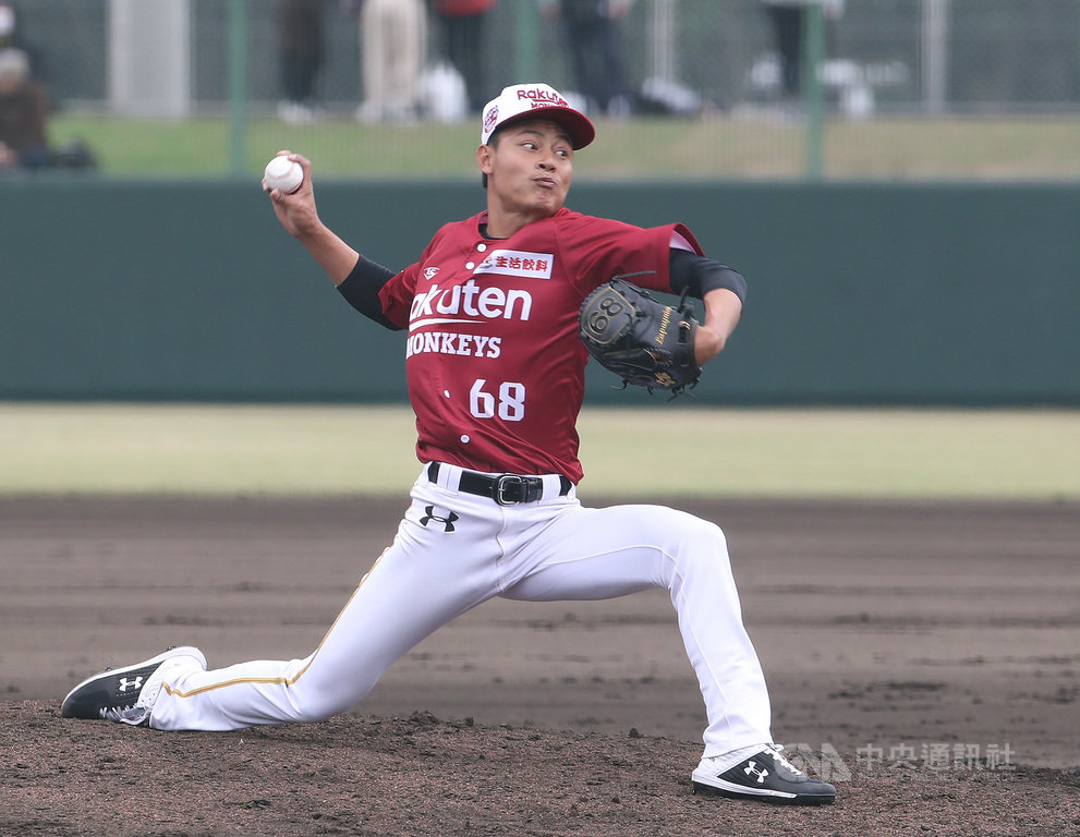 中職樂天桃猿隊21歲投手萬昭清(圖)2017年加入職棒後一直受傷勢所困,今年為職棒生涯首度健康完整春訓;9日在石垣島交流賽中繼挨轟,總計投0.2局被敲3支安打,投出1次保送,失掉3分責失分。中央社記者張新偉石垣市攝 109年2月9日