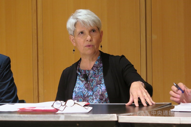 2020年1月台灣大選引起國際社會關注,美國學者任雪麗12日發文談論觀選感想,她坦言自己在觀看開票過程時熱淚盈眶。(中央社檔案照片)