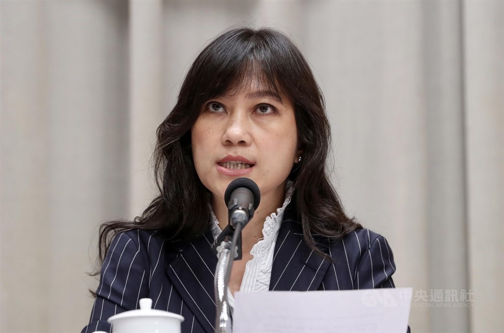 因應武漢肺炎衝擊產業紓困,經濟部擬提出20億元的酷碰折扣(抵用券),行政院發言人Kolas(圖)說,抵用券絕對不是人人都有的消費券。中央社記者張皓安攝 109年2月13日