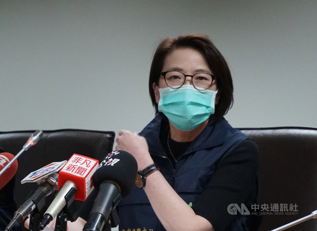 台北市副市長黃珊珊(圖)14日表示,自香港入境的3名遊客需居家檢疫,但從8日起失聯至今,所留聯絡地點、電話也是假資料,經詢問中央後決定公布姓名。中央社記者劉建邦攝 109年2月14日