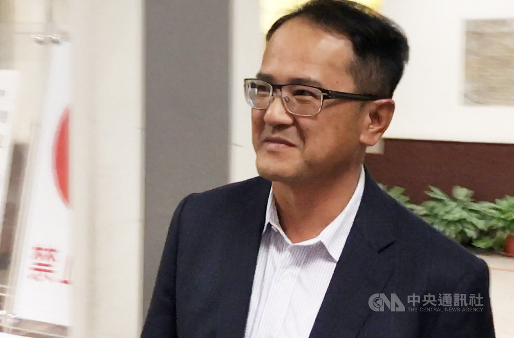 前總統陳水扁等人被控國務機要費案纏訟13年,被告林德訓(圖)遭控助扁詐領、侵占國務費,林德訓14日出庭時受訪表示,他沒有貪污,每次準時到庭,如果法官解除限制出境,他心存感謝。中央社記者劉世怡攝 109年2月14日