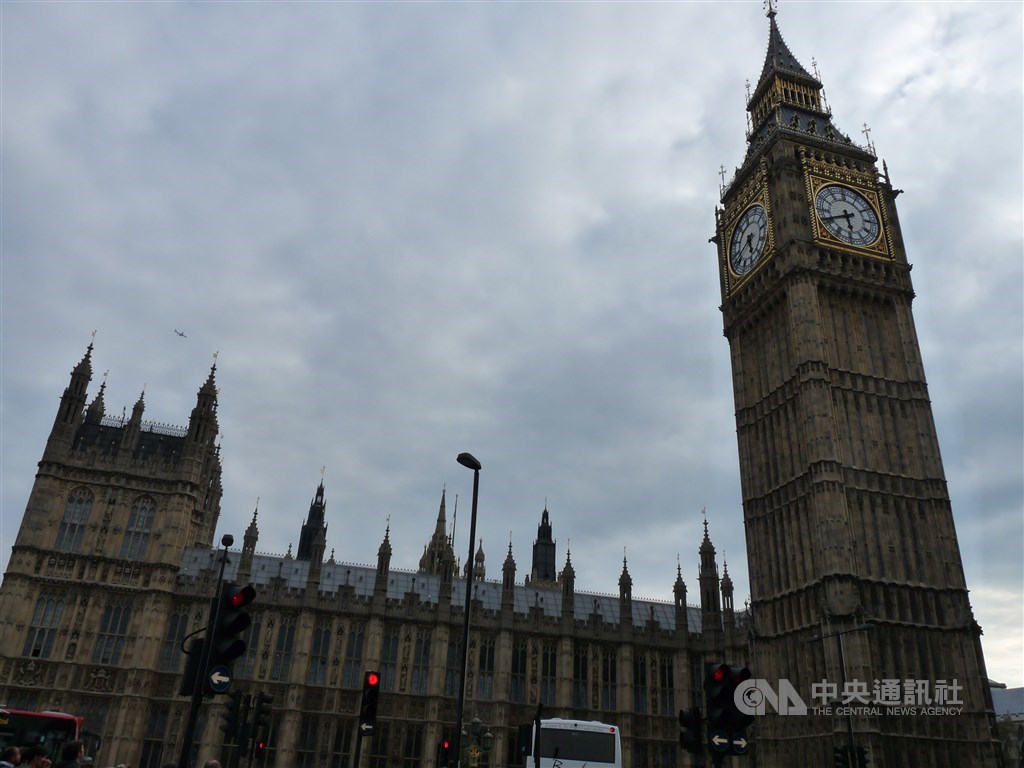 英國國會13日表示,倫敦標誌性建築大笨鐘鐘塔的維修費暴增數以百萬計英鎊。(中央社檔案照片)