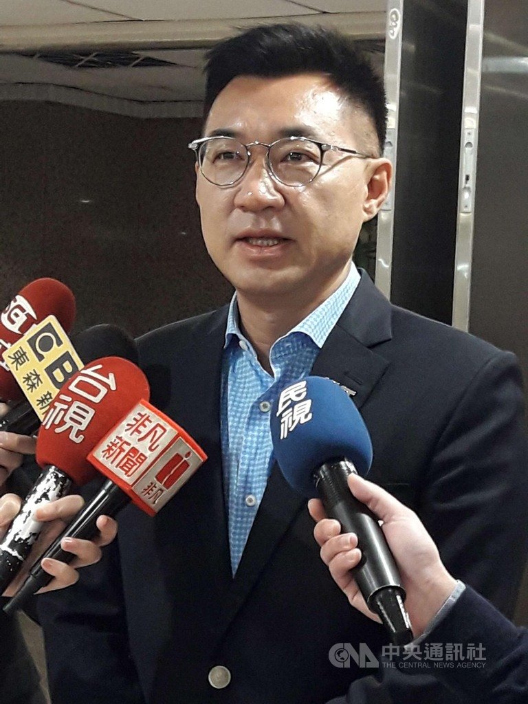 參選國民黨主席的立委江啟臣14日受訪表示,對於目前黨內進行的主席、中常委選舉,希望一切依照黨內民主規定走,選完了就要趕快就定位,把政見想法溝通落實。中央社記者范正祥攝 109年2月14日