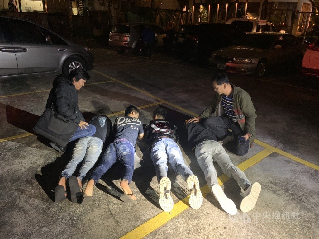 台中市15日發生千萬搶案,警方獲報後啟動調查,先逮獲3名嫌犯,16日晚間再逮獲4名嫌犯。(民眾提供) 中央社記者趙麗妍傳真 109年2月16日