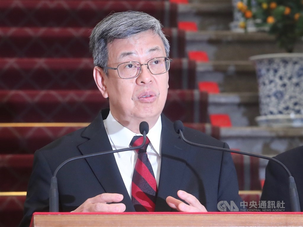 副總統陳建仁17日凌晨透過臉書發文說,台灣並未進入「社區傳播」狀況,一般民眾從社區得到感染風險很低。(中央社檔案照片)