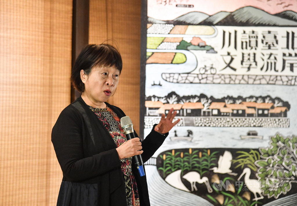 2020台北文學季將於3月起登場,主題為「川讀台北.文學流岸」,參展作家李昂20日出席活動起跑記者會,邀請民眾一同參與這場精彩文學饗宴。中央社記者林俊耀攝 109年2月20日