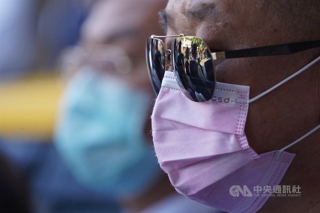 武漢肺炎延燒,疾管署副署長莊人祥22日說,未來台灣若步入社區傳播,除個人衛生要更落實,各行各業也應擬定配套措施。(中央社檔案照片)