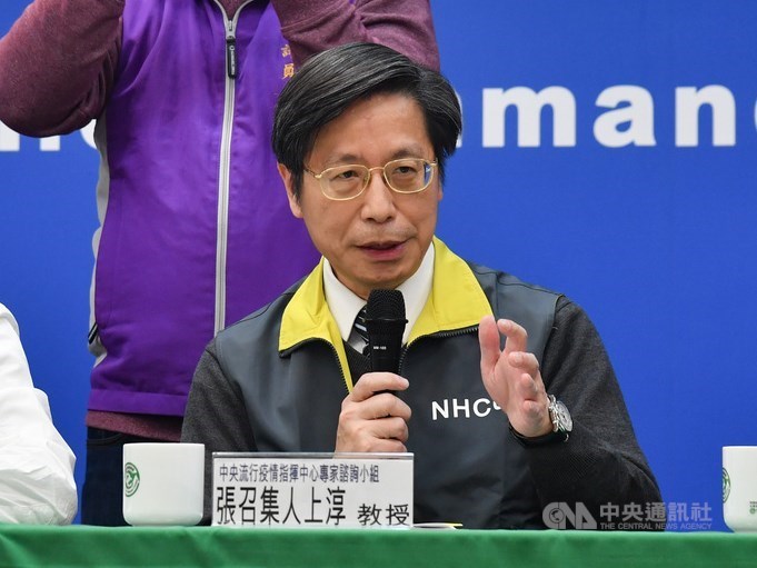 台大專家張上淳23日表示,武漢肺炎首例個案電腦斷層肺部曾有纖維化,但並非後遺症,而是還沒完整復元,之後復元就會愈來愈好。