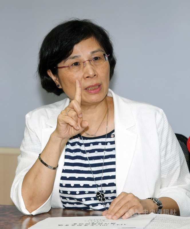 經濟部國際貿易局局長楊珍妮(圖)2日在經濟部舉行記者會,說明APEC年度部長會議努力方向及目標,並回應媒體提問。中央社記者施宗暉攝 106年11月2日