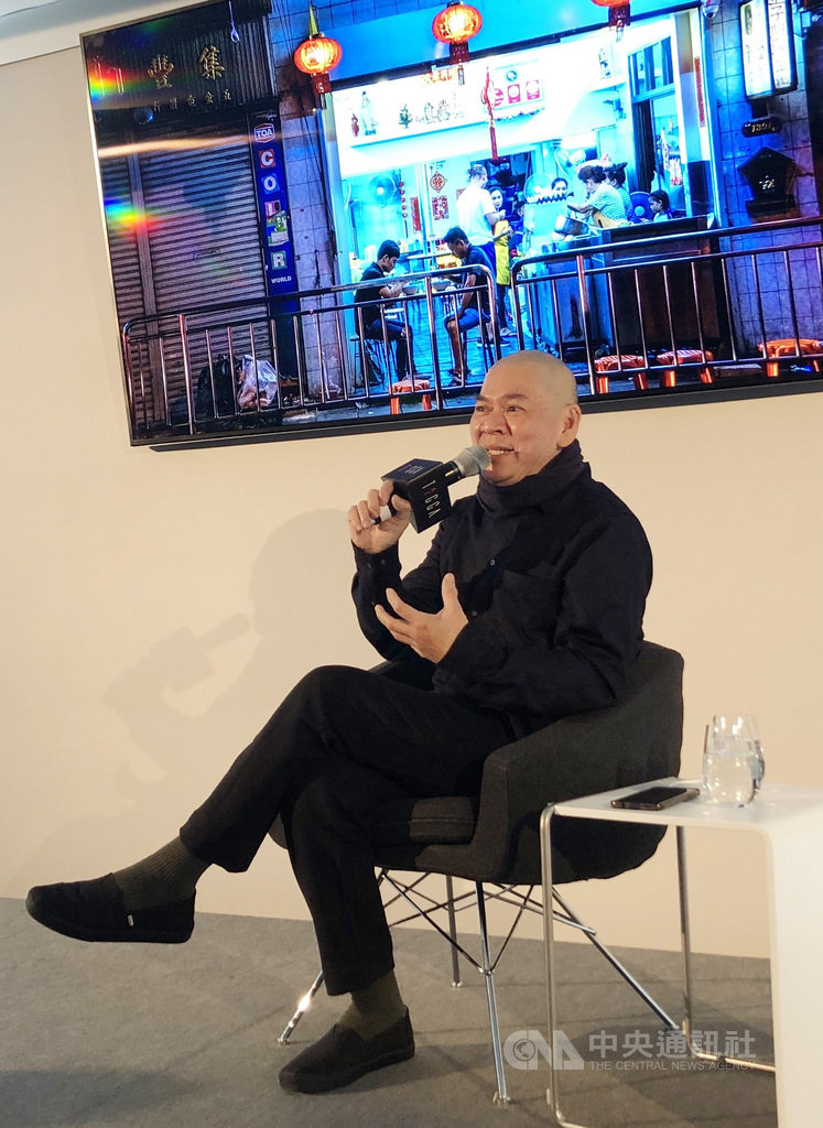 以新作「日子」入圍柏林影展競賽單元的導演蔡明亮,在文策院舉辦的演講分享手工電影的概念。中央社記者林育立柏林攝 109年2月25日