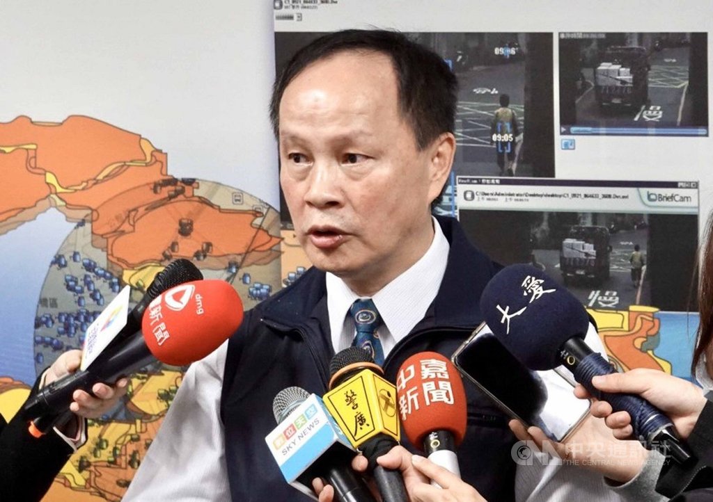 新北市政府警察局27日舉行「路口監錄系統及建置即時車牌辨識」成果發布會,犯罪預防科長林泰裕表示,若有居家檢疫隔離失聯案件,車牌辨識系統也可協助追蹤。(新北市警局提供)中央社記者葉臻傳真 109年2月27日