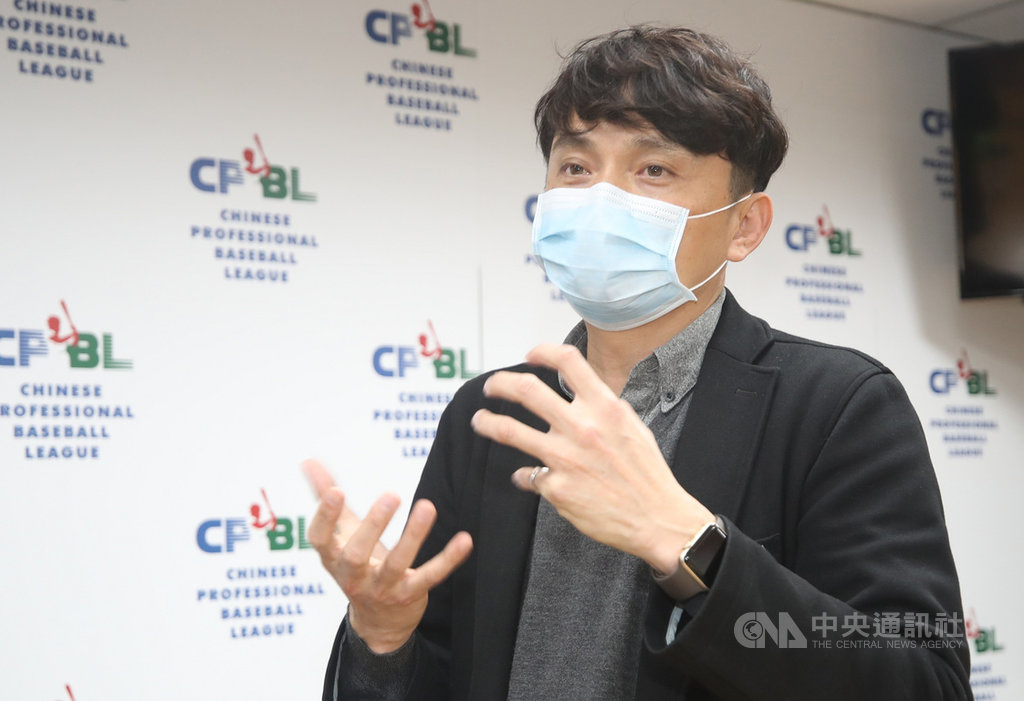 中華職棒27日召開臨時領隊會議,若6搶1資格賽延期,中職開幕戰將移回3月28日開打,中職秘書長馮勝賢(圖)表示,會評估多辦一輪官辦熱身賽。中央社記者張新偉攝 109年2月27日
