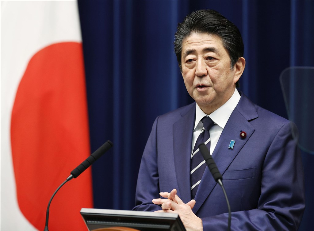日本首相安倍晉三29日宣布將動用逾2700億日圓預備金,在10天內制定第二輪因應對策,採取一切手段阻止武漢肺炎疫情蔓延。他也重申日本會為東京奧運做萬全準備。(共同社提供)