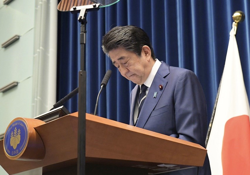 安倍晉三2月29日週六特別召開記者會,這是此次疫情爆發後他首度正式開記者會說明。(共同社提供)