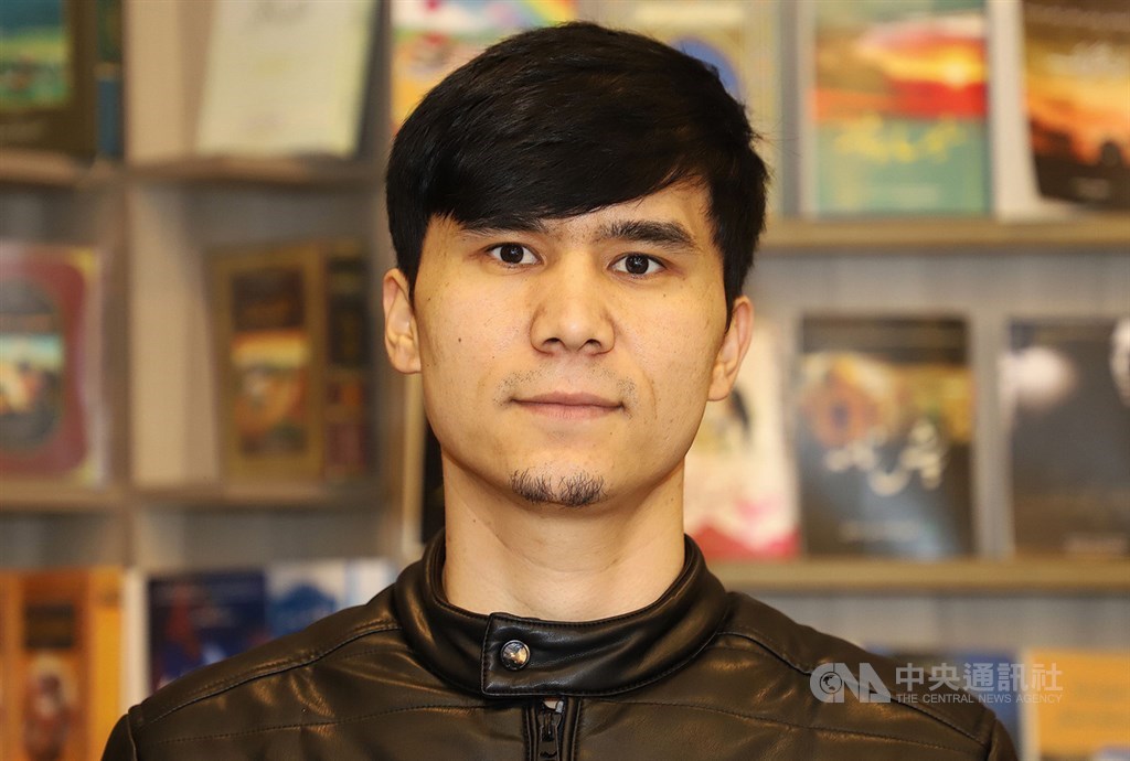 旅土耳其維吾爾人約麥爾.艾木杜拉(圖)出身庫爾勒巿。與家人失聯兩年,他最近打破沉默錄製家庭離散遭遇的證言上傳網路。圖為2月4日攝。中央社記者何宏儒伊斯坦堡攝 109年3月6日