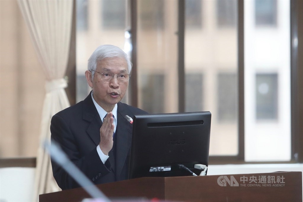 美國財政部每年4月公布主要貿易夥伴外匯政策報告,央行總裁楊金龍12日到立院備詢時表示,如果美國沒有改變認定標準,台灣這次可能會被列入觀察名單。中央社記者吳家昇攝 109年3月12日