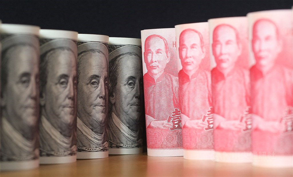美國財政部每年4月公布主要貿易夥伴外匯政策報告,央行總裁楊金龍表示,如果美國沒有改變認定標準,台灣這次可能會被列入觀察名單。(中央社檔案照片)