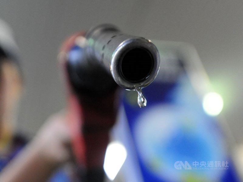 武漢肺炎疫情蔓延,美國油價18日暴跌24%至18年低點,創史上第3大單日跌幅。(示意圖/中央社檔案照片)