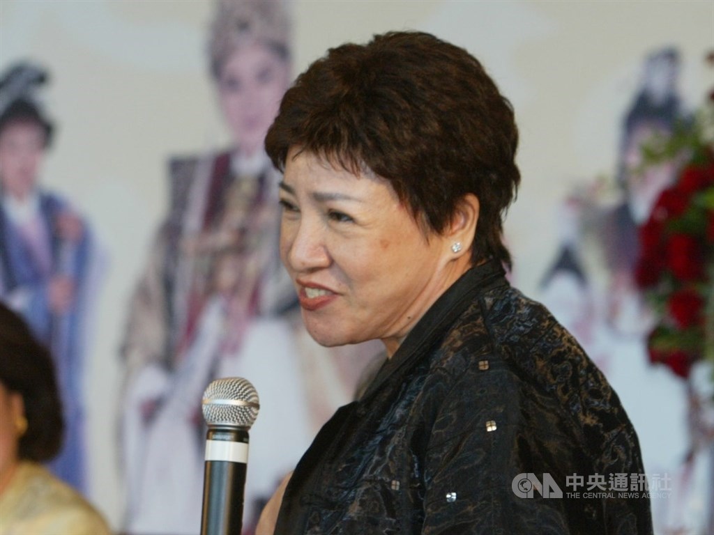 楊麗花歌仔戲當家丑角小鳳仙17日5時39分於亞東醫院病逝。(中央社檔案照片)