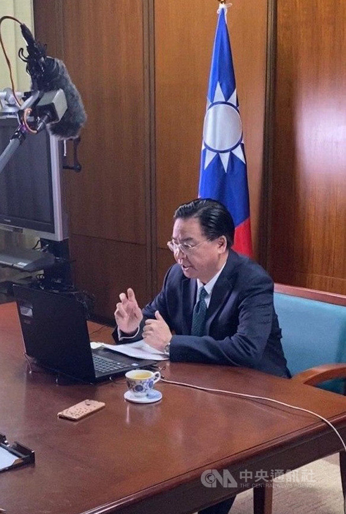 外交部長吳釗燮19日接受加拿大廣播公司(CBC)專訪,分享台灣成功防疫經驗。(外交部提供)中央社記者陳韻聿傳真 109年3月21日