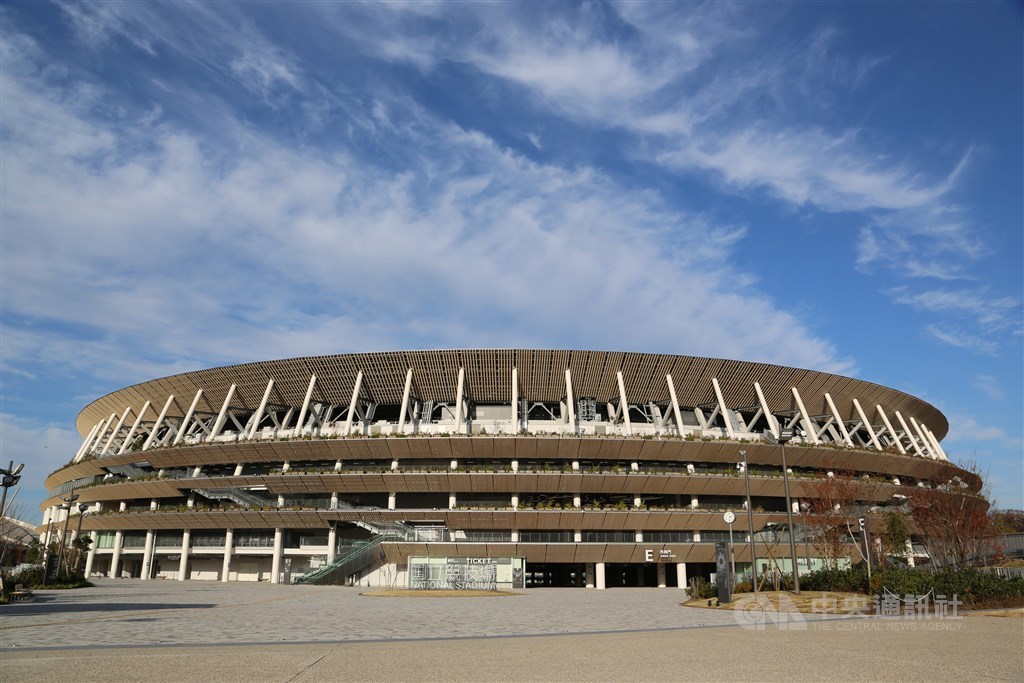 2020年東京奧運暨帕運主場館國立競技場, 因大量使用日本國產木材,被稱為「森林體育場」。(中央社檔案照片)