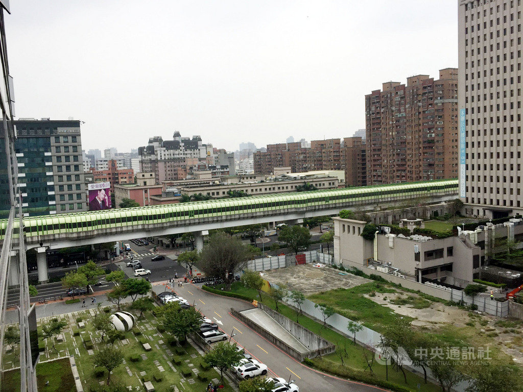 台中捷運公司24日表示,台中捷運綠線從民國98年10月起動土,預計109年8月進行初勘,11月起展開試營運及正式通車,票價從新台幣20元起跳。中央社記者郝雪卿攝 109年3月24日