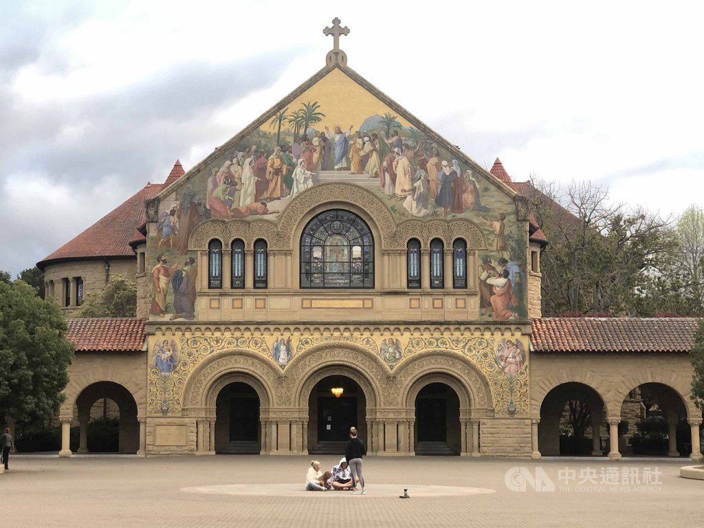 武漢肺炎疫情讓加州的學校陸續停課,史丹佛大學9日起改成網路上課,圖為史丹佛大學紀念教堂。中央社記者周世惠舊金山攝 109年3月24日