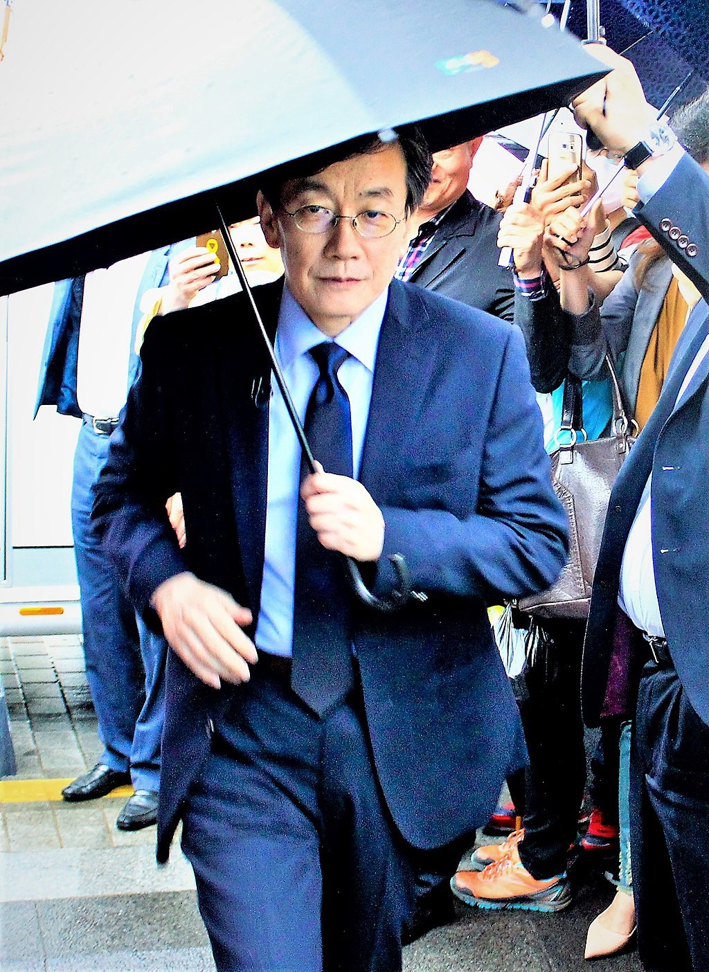 韓國N號房事件主嫌趙主彬涉嫌詐欺取財,被譽為王牌主播的JTBC電視台社長孫石熙(圖)25日承認,曾在趙主彬脅迫下交付金錢。(圖取自維基共享資源;作者Trainholic,CC BY-SA 4.0)
