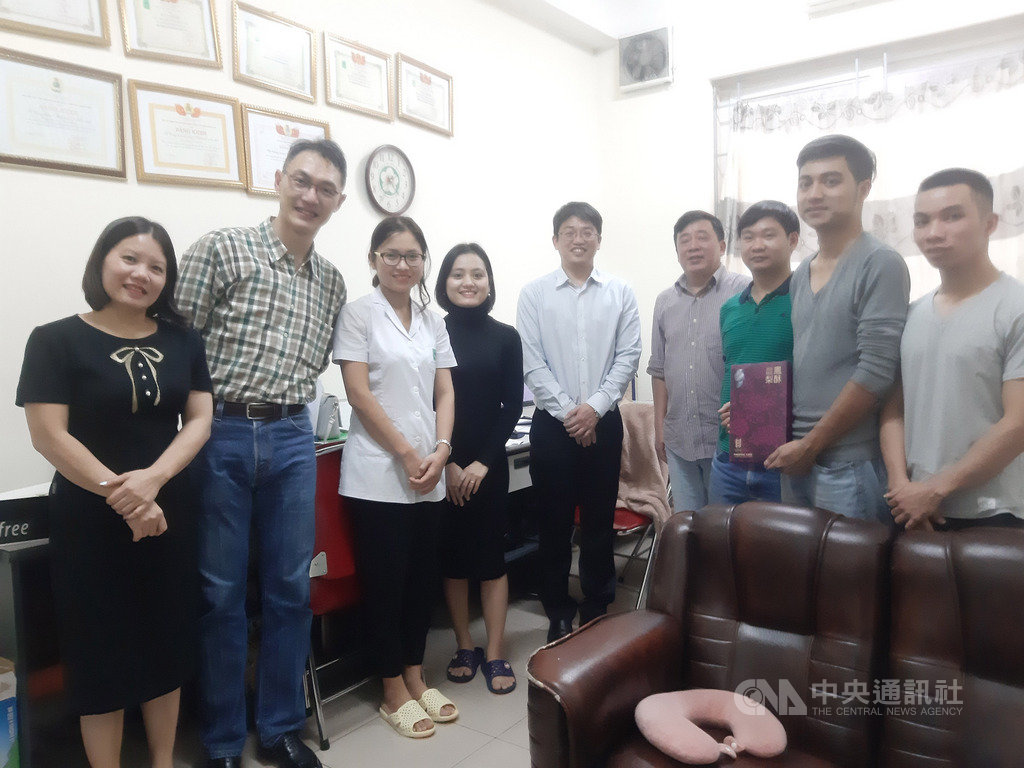 為了有效防堵非洲豬瘟入侵,透過新南向政策,農委會家畜衛生試驗所與越南國家獸醫研究所簽署合作備忘錄,取得陽性病例檢體驗證病毒分離技術,確保零感染診斷力具足。(畜衛所提供)中央社記者楊淑閔傳真 109年3月27日