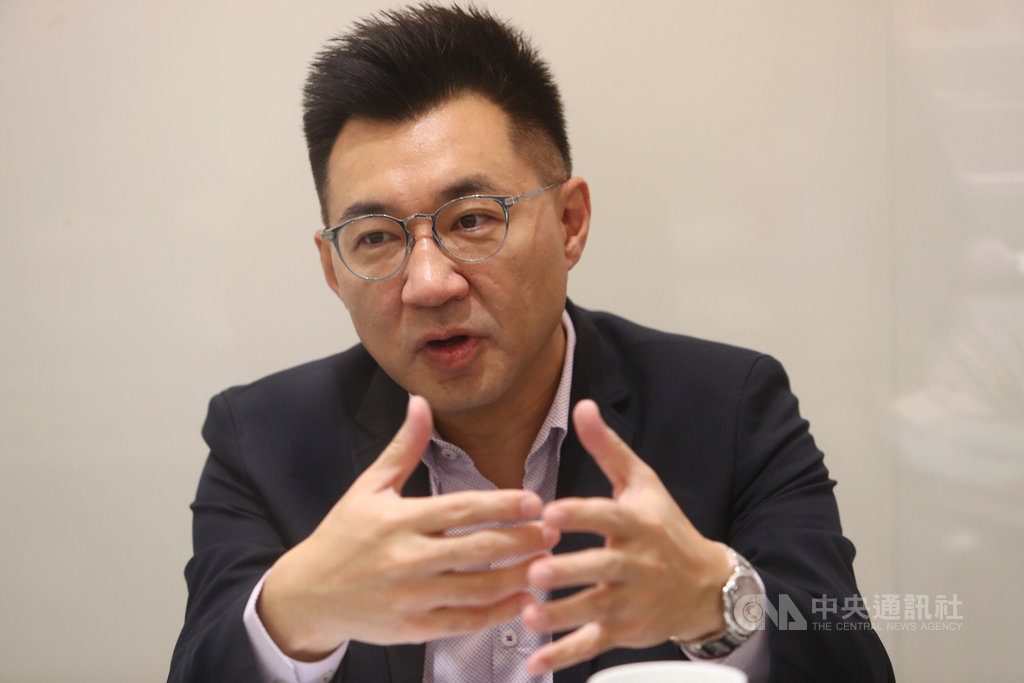 國民黨主席江啟臣(圖)27日接受廣播節目主持人羅友志專訪,暢談國民黨的改革之路。中央社記者王騰毅攝 109年3月27日