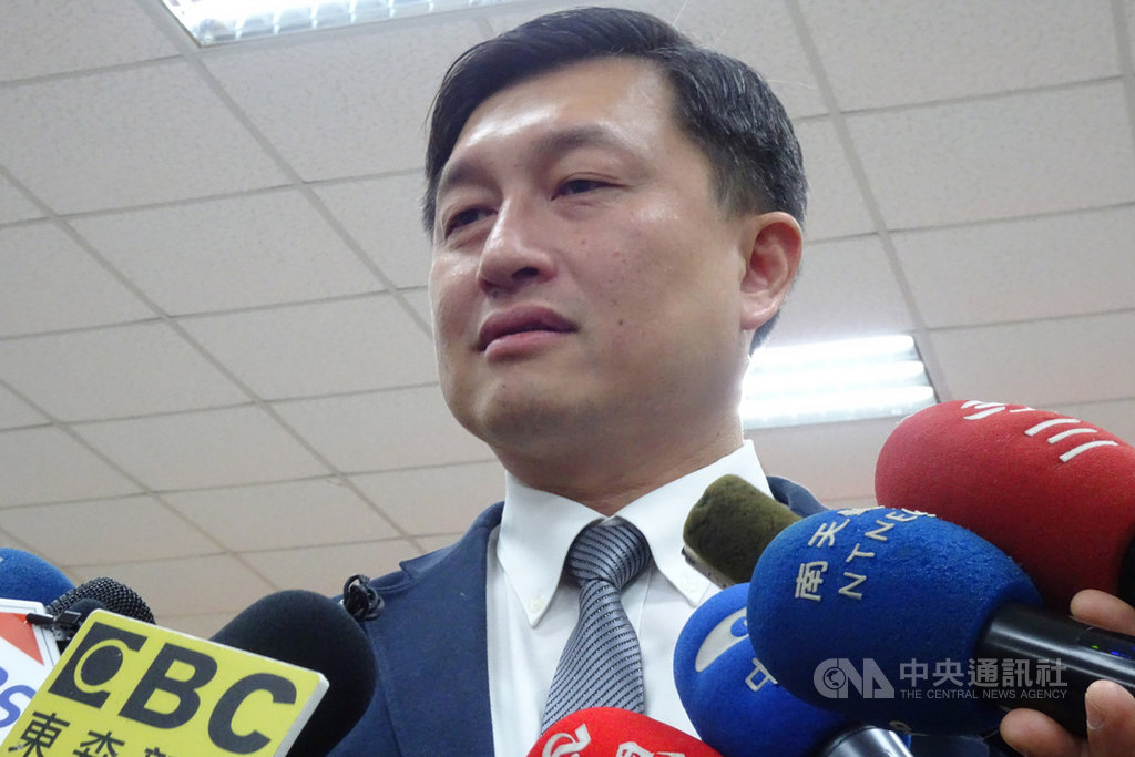 台南市政府警察局27日指出,25日的敘獎協調會由副局長許世旻主持,刑警大隊大隊長林宏昇(圖)應邀前往感謝所有出力同仁辛苦付出,也表達後續敘獎能獎當其功,不流於浮濫的期盼引言,隨後離開會場,並無媒體報導憤而離席情事。中央社記者楊思瑞攝 109年3月27日