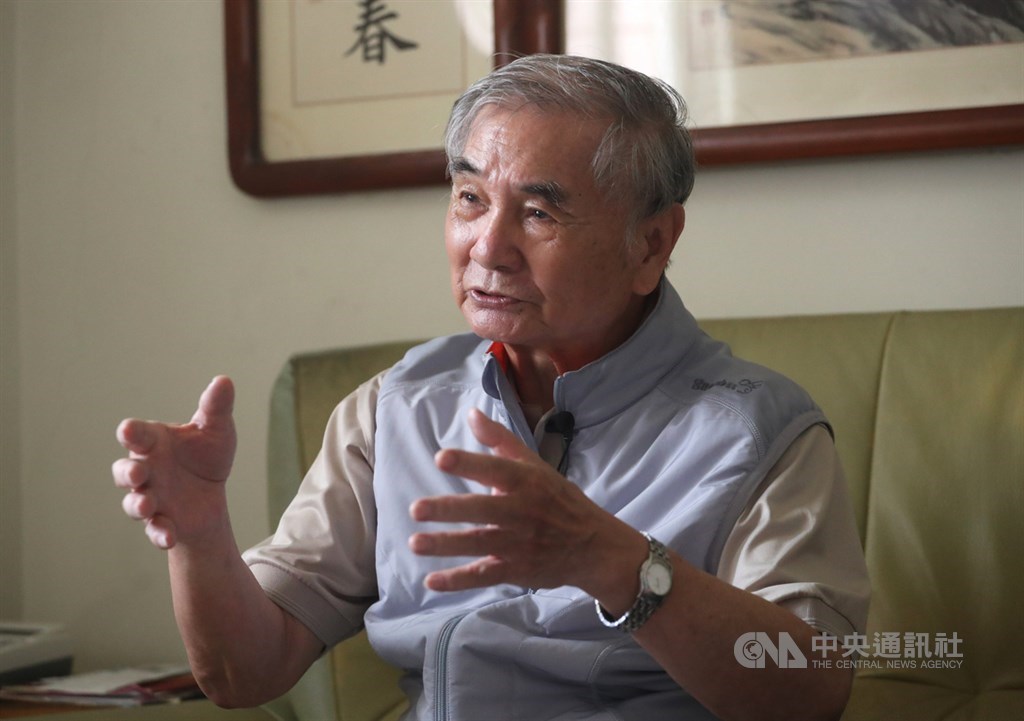 麥文達(圖)與兒子麥家碩搭乘鑽石公主號旅遊,沒想到船上出現武漢肺炎確診病例,自己也感染疾病,麥文達說,住在隔離病房的日子,陪伴他的只有一天兩通報平安的電話、一副撲克牌和一扇窗戶。中央社記者裴禛攝 109年3月29日