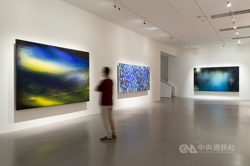 「江賢二:回顧展」即日起在台北市立美術館展出,展出江賢二超過200件作品,梳理他的創作歷程,呈現他遷徙移居的生命經驗。圖為展場。(北美館提供)中央社記者鄭景雯傳真 109年3月29日