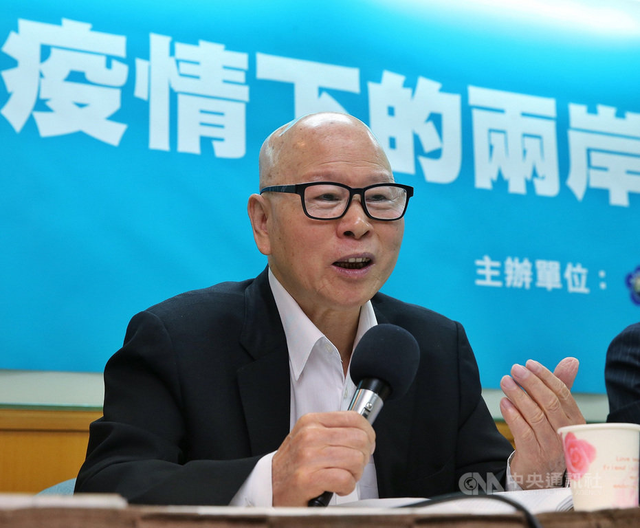 武漢肺炎疫情蔓延,兩岸政策協會30日召開座談會,前民進黨主席許信良(圖)表示,台灣既然希望參加國際組織,對肺炎名稱的共識也應該尊重,應停止使用「武漢肺炎」4個字,對中國釋出善意,談兩岸互助合作更具意義。中央社記者郭日曉攝 109年3月30日