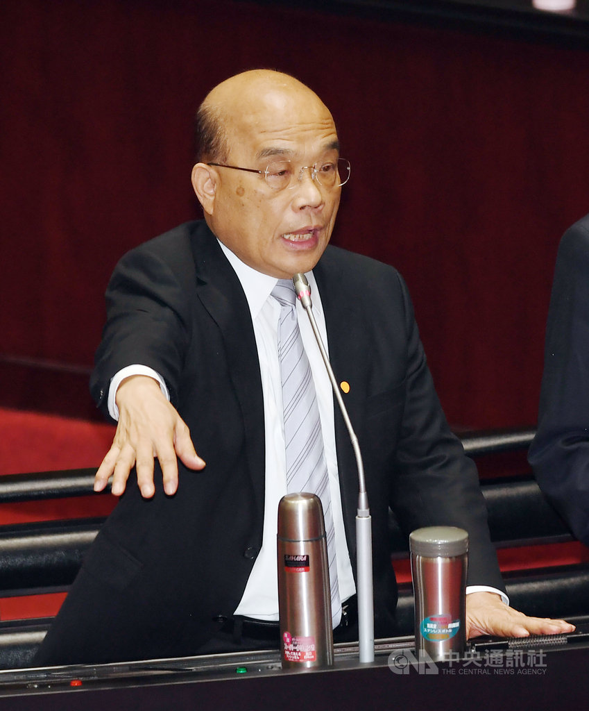 行政院長蘇貞昌(圖)31日在立法院會表示,2019冠狀病毒疾病(COVID-19,武漢肺炎)疫情衝擊經濟,現在各國都很嚴重,特別預算編列的新台幣600億元已經不夠,未來政府將隨疫情變化大舉投入。中央社記者施宗暉攝 109年3月31日