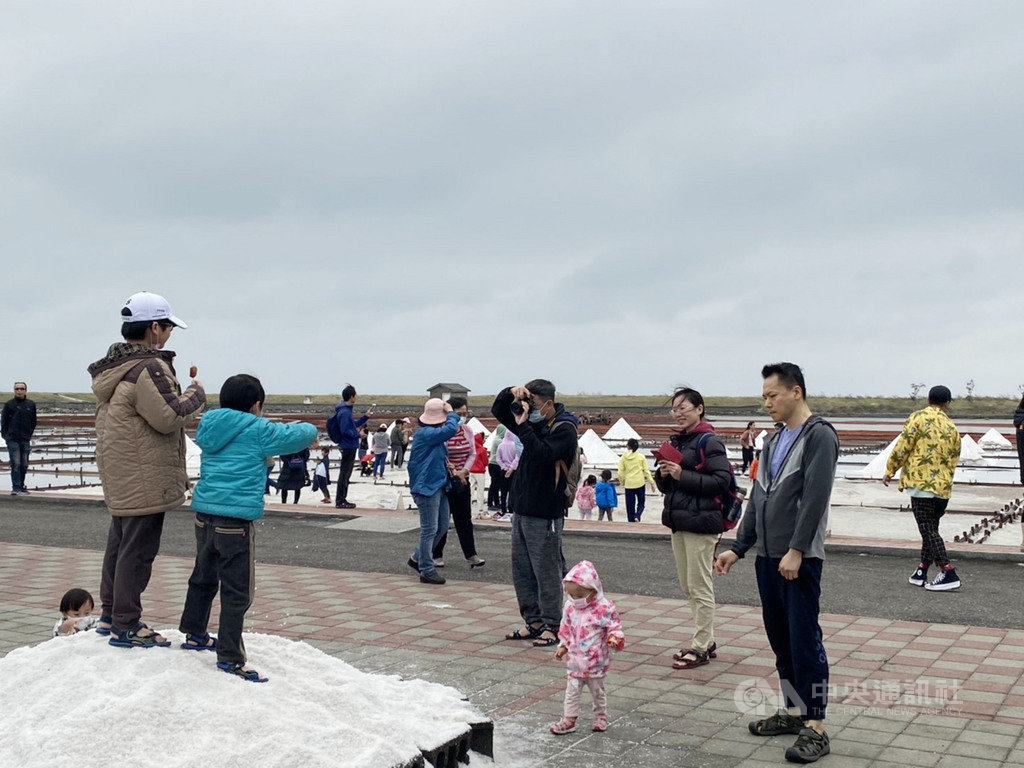 台南市政府觀光旅遊局3日統計,清明連假首日,台南許多景點湧進數千人次遊客,大型飯店及民宿也有8成的住宿率。(台南市政府觀光旅遊局提供)中央社記者張榮祥台南傳真 109年4月3日