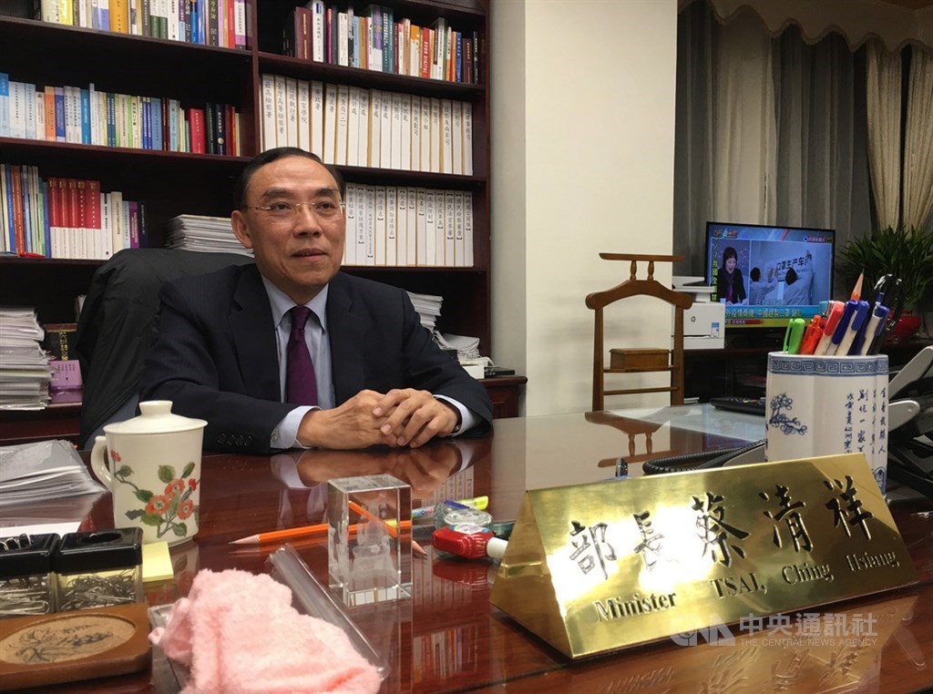 死囚翁仁賢被槍決,廢死聯盟2日表示,法務部藐視法治,決定退出廢死研推小組。法務部長蔡清祥(圖)指出,會續推廢除死刑政策。(中央社檔案照片)
