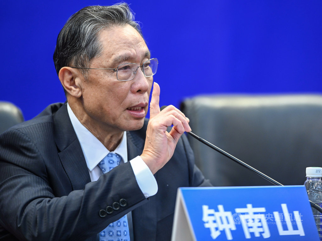 中國知名抗疫專家鍾南山1日接受陸媒專訪表示,與2003年抗SARS相比,當時「有關部門是有隱瞞的」,但對抗冠狀病毒肺炎,「這一次中央政府是完全透明的」。(中新社提供)中央社 109年4月6日