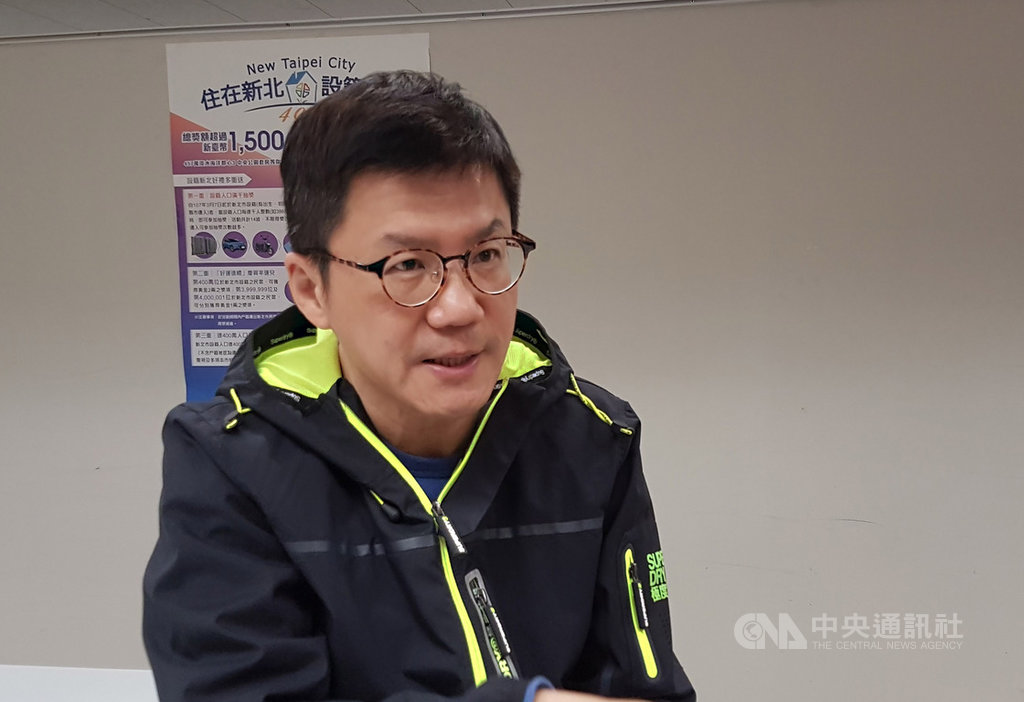 新北市觀旅局長張其強7日表示,新北市目前有6家防疫旅館,共有307間房間,截至7日上午統計,目前共入住219間,且防疫旅館嚴禁私接其他一般旅客,若經查獲將立刻取消相關補助。中央社記者王鴻國攝 109年4月7日