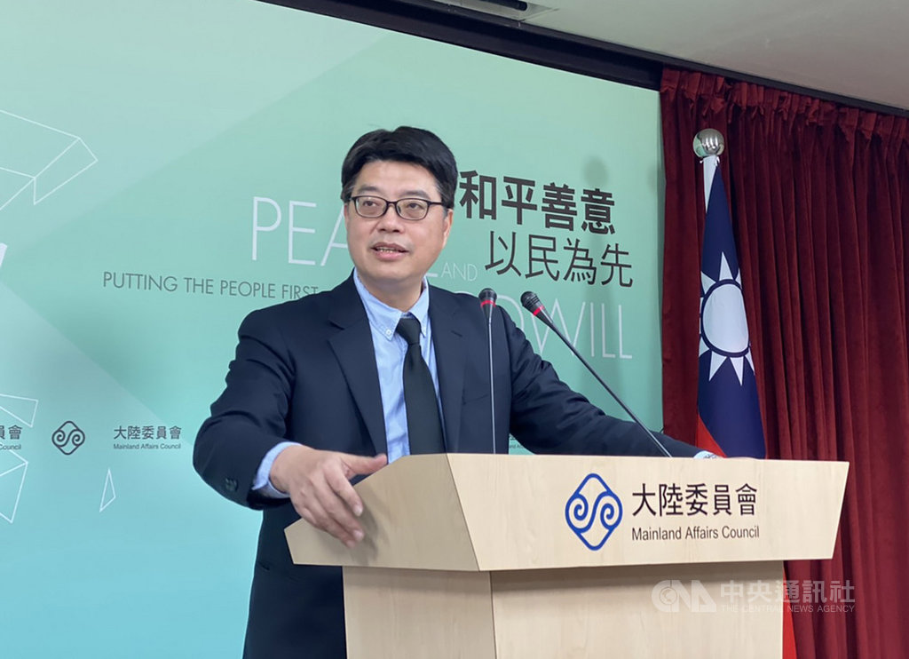 中國教育路9日宣布暫停2020年大陸各地各學歷層級畢業生赴台升讀工作。陸委會發言人邱垂正回應,對於陸方片面暫停陸生來台升學,罔顧陸生的權益,感到遺憾。中央社記者賴言曦攝 109年4月9日