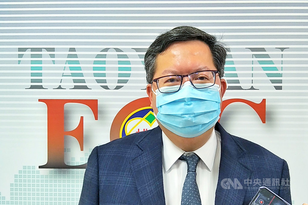 桃園市長鄭文燦表示,截至11日為止,桃園市違反居家隔離檢疫規定共66件70人,累計開罰超過新台幣1384萬元,呼籲民眾持續配合政府防疫措施,以免危害他人健康、自己也要受罰。中央社記者吳睿騏桃園攝 109年4月12日