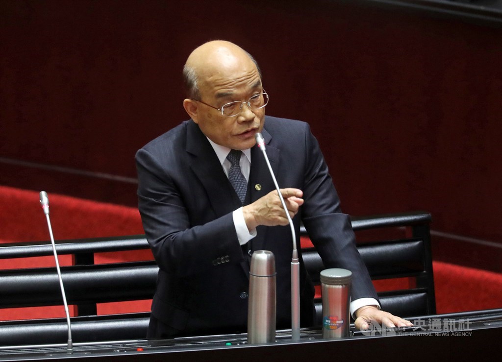 行政院長蘇貞昌14日表示,華航改名涉及航權等種種因素,也許不是那麼簡單,但讓國家的航空公司標誌台灣,確實是該努力來做的事。(中央社檔案照片)