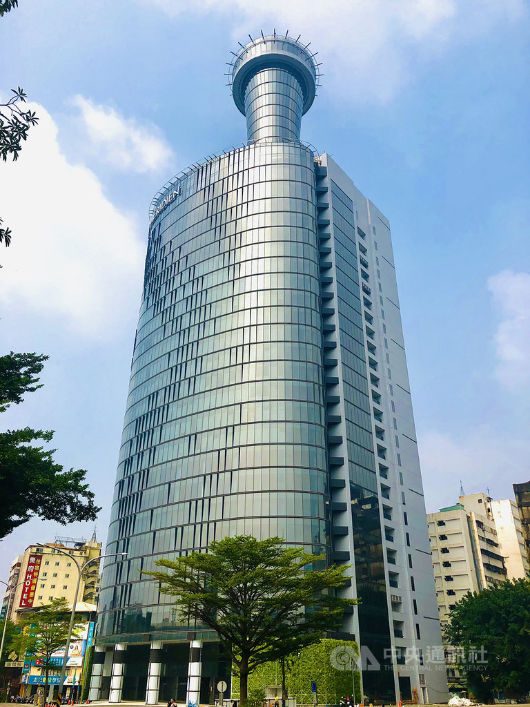 李方酒店管理集團14日在聲明中指出,籌備多時的台中李方艾美酒店因受武漢肺炎疫情衝擊,將暫緩開幕籌備作業,並進行人事精簡。(業者提供)中央社記者郝雪卿傳真 109年4月14日