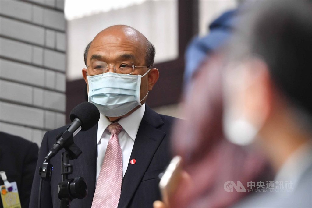 行政院長蘇貞昌16日表示,對人民、對產業的紓困措施救命錢一共新台幣1035億元,都是要直接發給個人的現金補貼,可以協助約300萬名民眾。(中央社檔案照片)