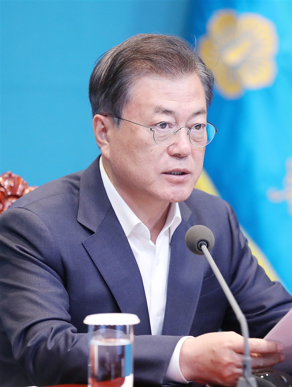 民意調查機構Realmeter 20日發布調查,韓國總統文在寅支持率上升4.4個百分點,來到18個月以來新高的58.3%。(韓聯社提供)