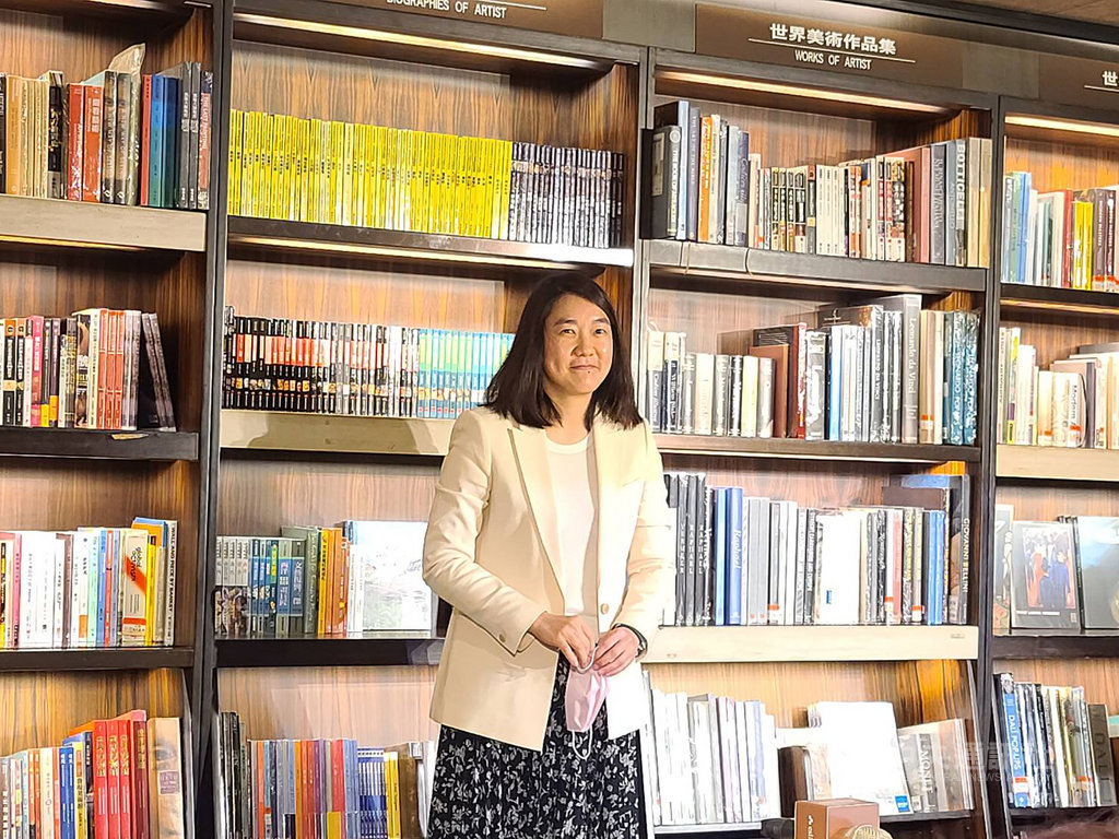 誠品生活旗下敦南誠品5月底將熄燈,誠品董事長吳旻潔正式宣布24小時書店將由信義店接棒。中央社記者江明晏攝 109年4月23日